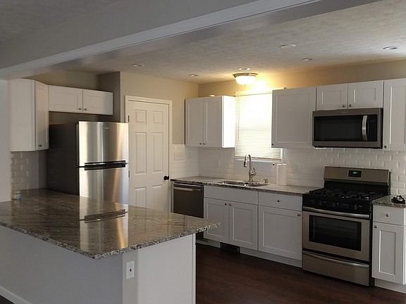 3rd image of 3608 W 114th St