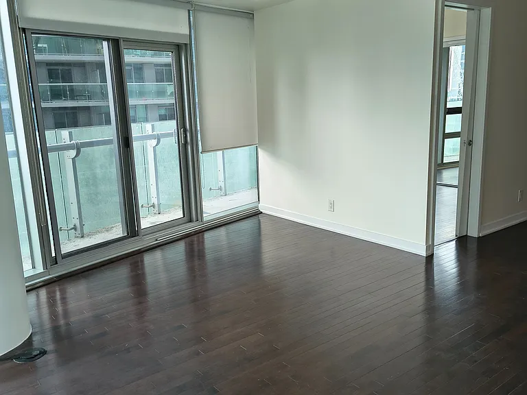 12 York St #1104 — Photo 13