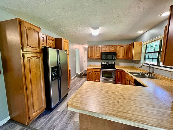 2nd image of 8015 Andersonville Pike