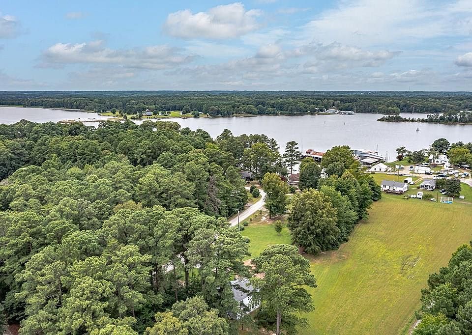 1st image of 24 Shore Ln