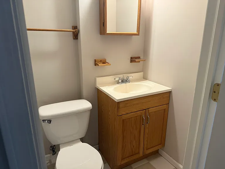 678 Union Dr — Photo 12