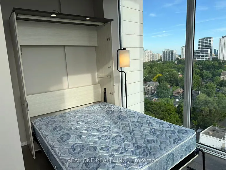 5 Soudan Ave #1619 — Photo 10