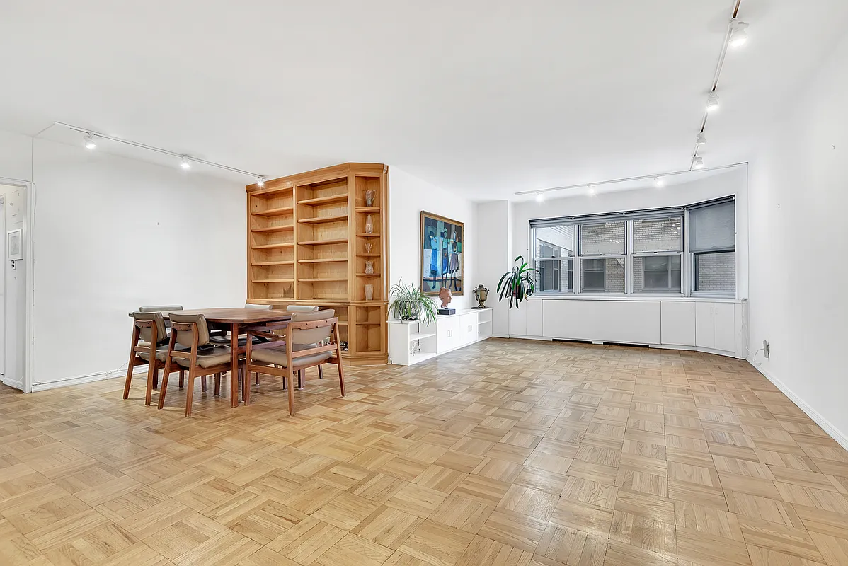 400 East 56th St Unit 18F  