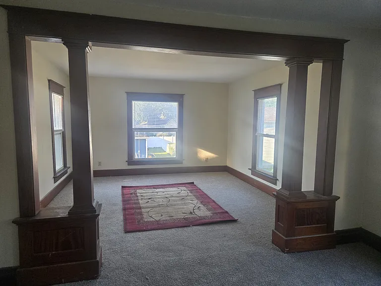 1454 W 9th St — Photo 2