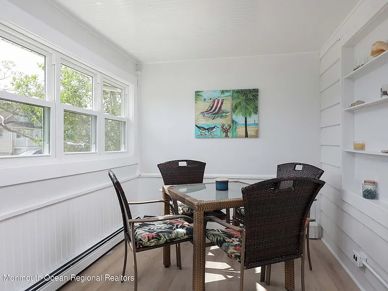 1233 Oakwood Rd — Photo 4
