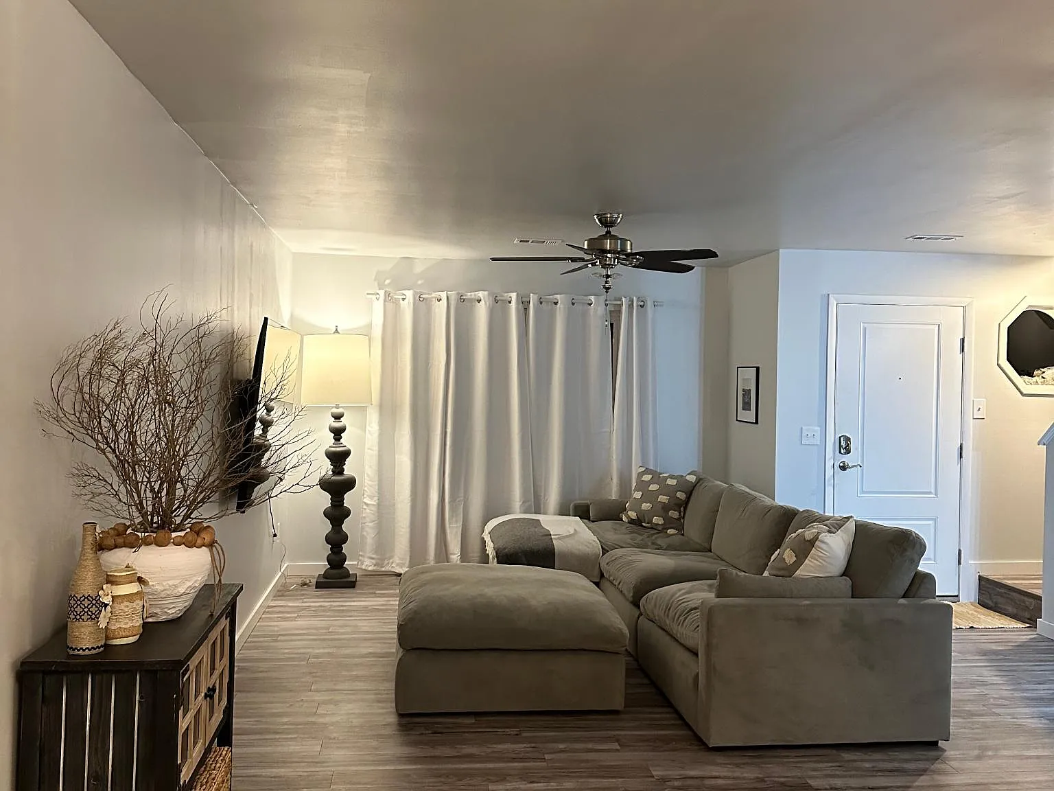 2 bed, 1.5 bath, 1200 sqft, $1,750 — Photo 3