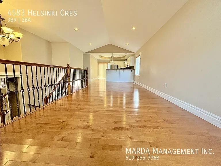 4583 Helsinki Cres — Photo 4
