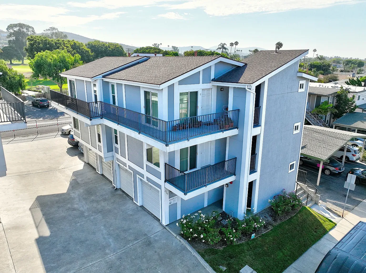 2 bed, 800 sqft, $2,825 — Photo 3