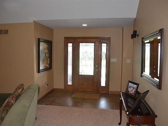 3rd image of 132 Goldfinch Dr