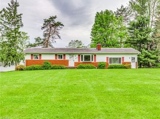 413 Vernon Ln, Macedonia, OH 44056