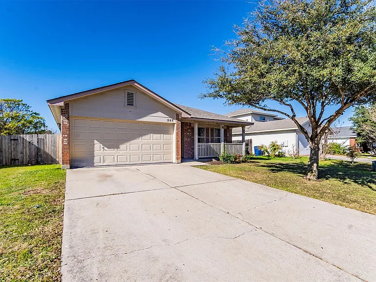 207 Mitchell Dr — Photo 21