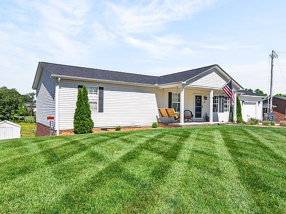3rd image of 80 Royal Oak Dr