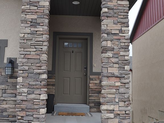 3rd image of 1282 N Willowbrook Ln