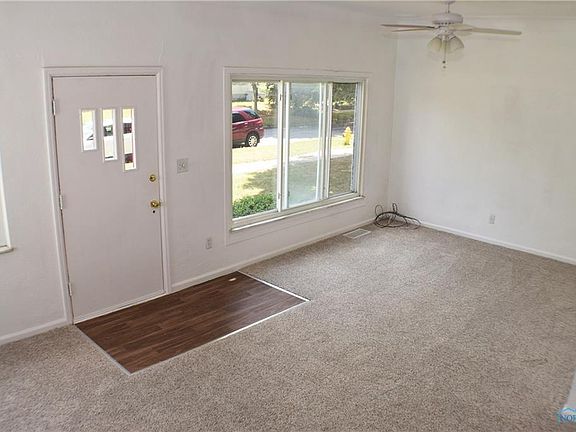 4th image of 194 Oak St