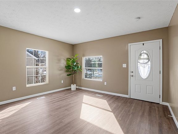 3rd image of 1613 Sheridan Ave