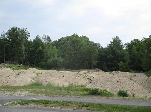 2nd image of 9 Rolling Brook Ln
