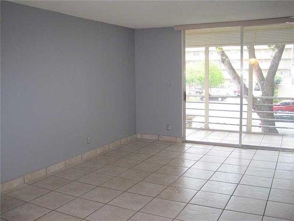 2nd image of 404 NW 68th Ave APT 211