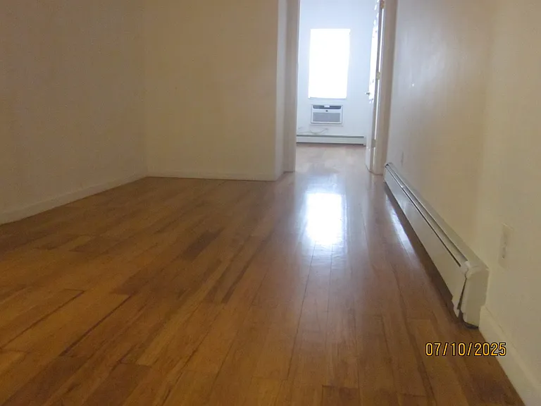 140 Richardson St #2-R — Photo 3
