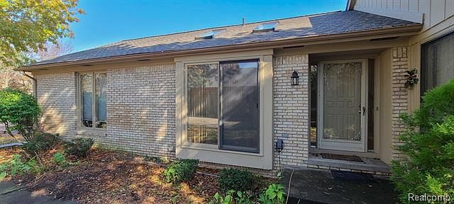 1st image of 43047 W Kirkwood Dr