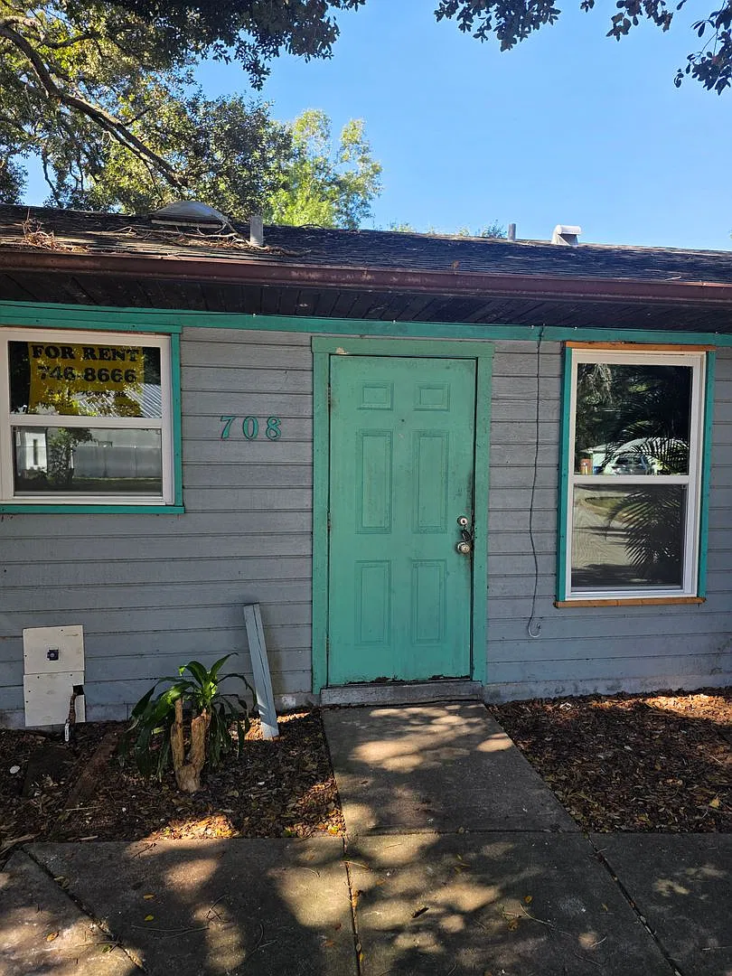 2/1 Duplex For Rent — Photo 1
