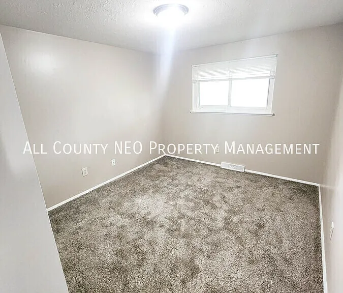 5727 Carolyn Dr — Photo 12