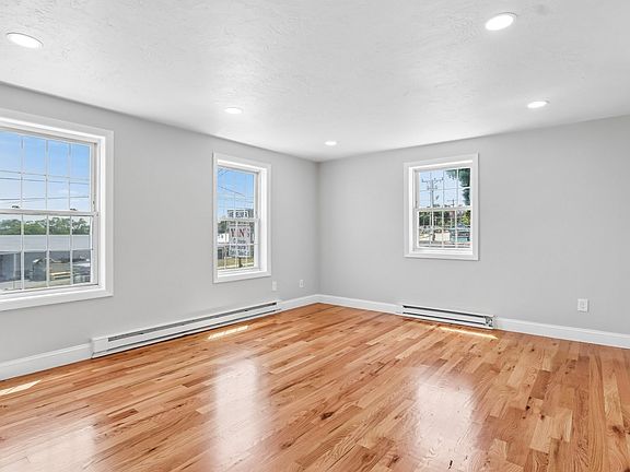 5th image of 23 Boylston St
