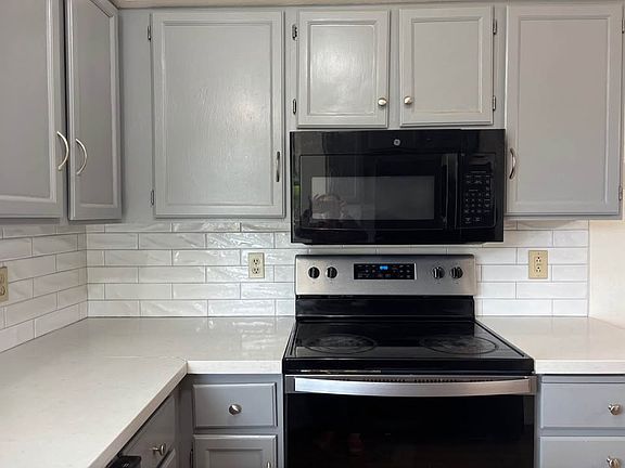 2nd image of 702 Salzburg Ln SE