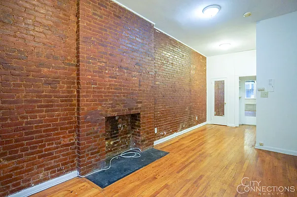 Rented by City Connections Realty | media 11