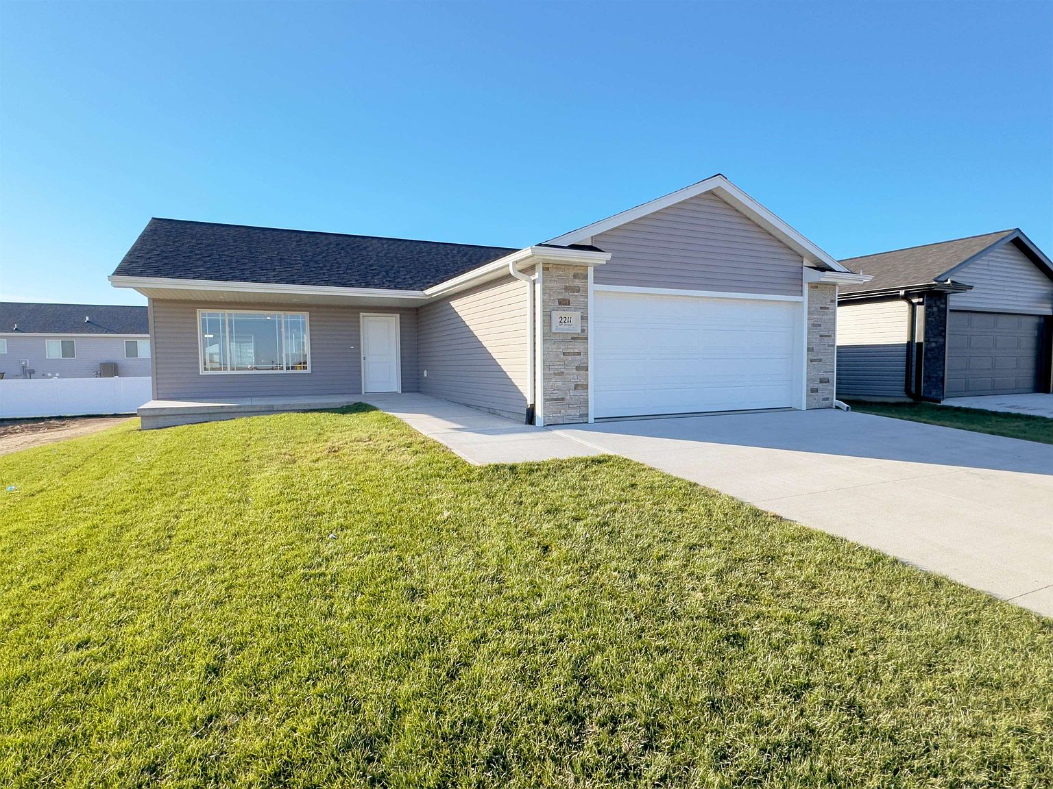 2211 E 38th St, Kearney, NE 68847 | Zillow