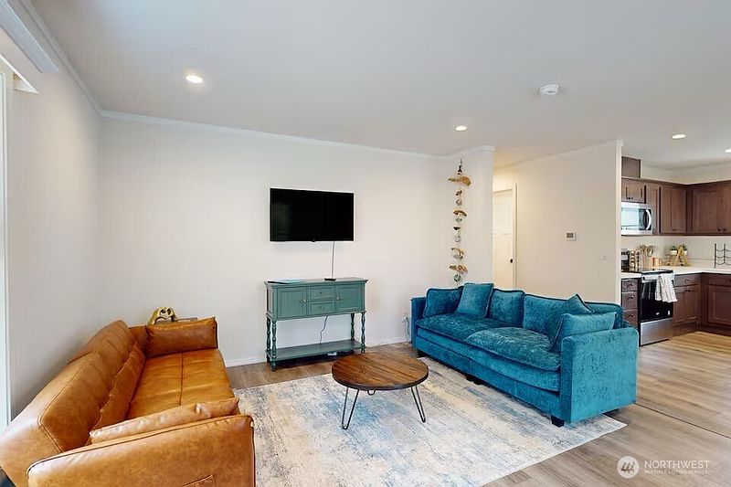 4th image of 710 N 3rd Street