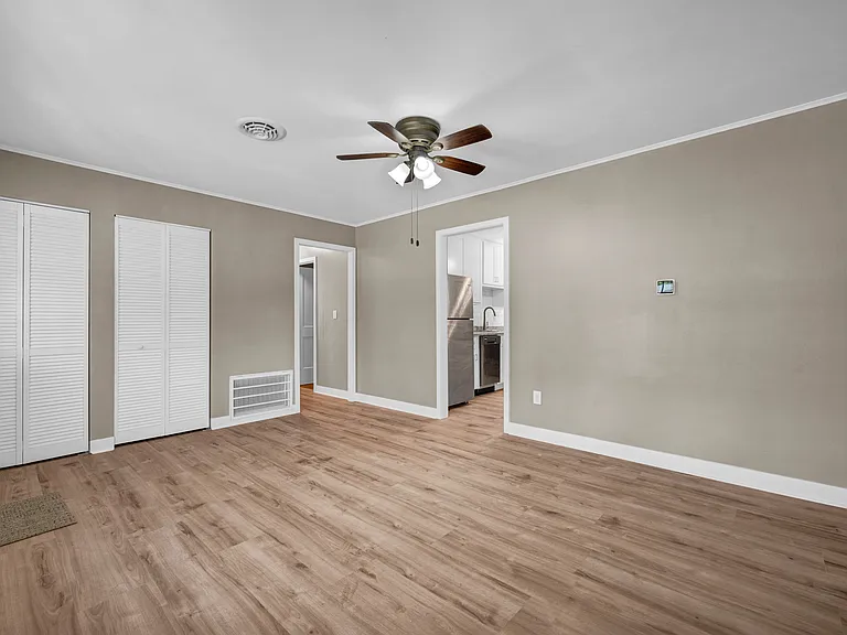 1503 Augusta St — Photo 4