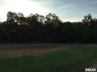 13 Oak Run, Macomb, IL 61455