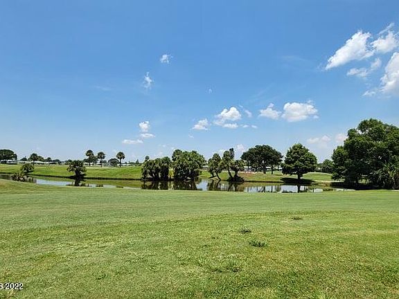 3rd image of 1446 Barefoot Cir