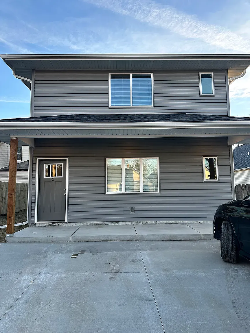 4 bed, 2000 sqft, $2,250 — Photo 1