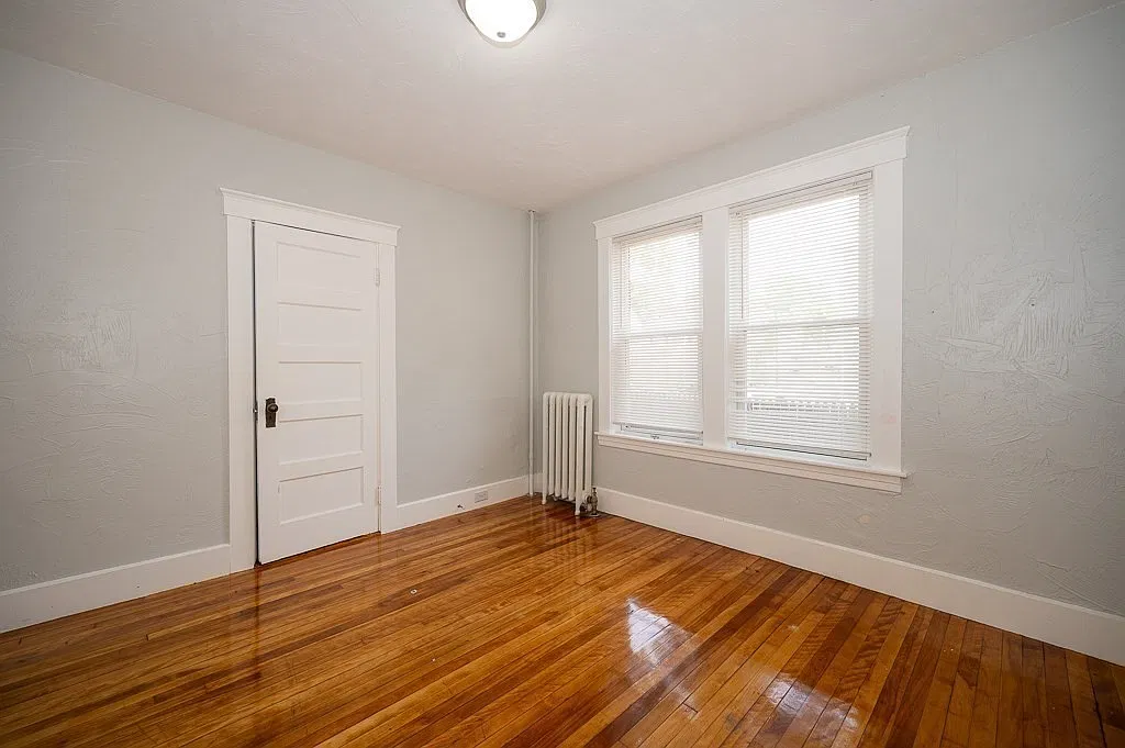 2 bed, 1050 sqft, $1,900 — Photo 1