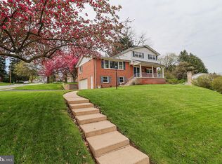 680 Cortleigh Dr, York, PA 17402