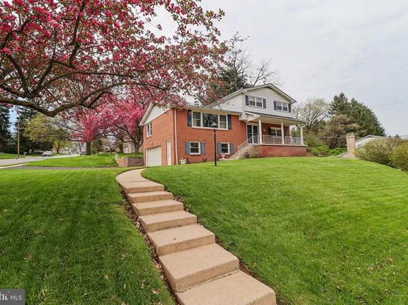 680 Cortleigh Dr, York, PA 17402