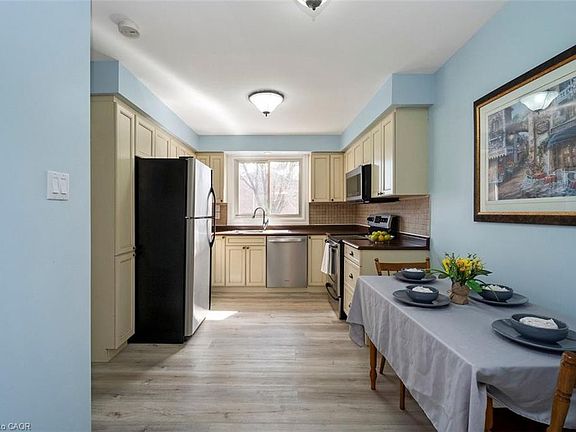 5th image of 121 Morgan Ave #7