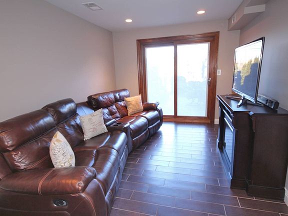 4th image of 269 Hillbrook Dr
