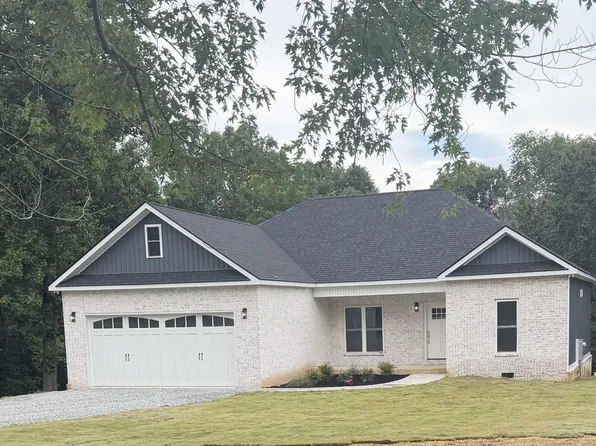 470 Powers Blvd, Waverly, TN 37185