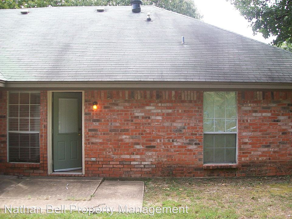 2nd image of 525 Kirkland Ln