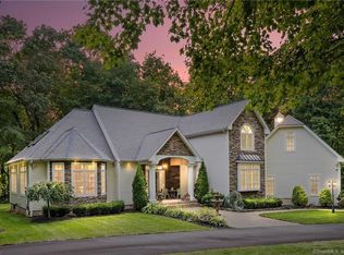 181 Oakridge Rd, Bristol, CT 06010