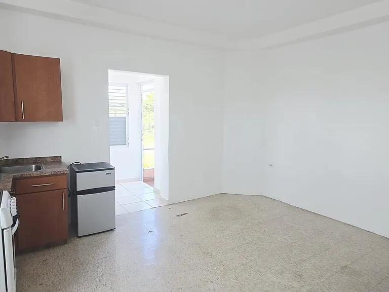 185 Avenue Noel Estrada — Photo 5