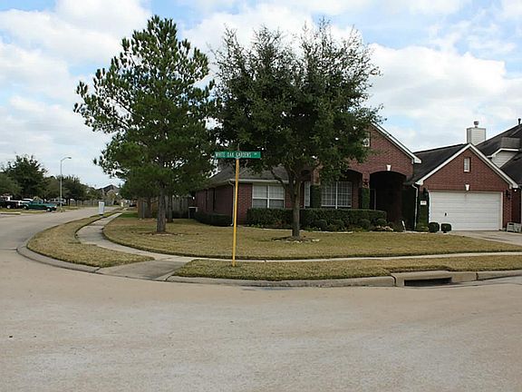 2nd image of 14134 White Oak Gardens Dr