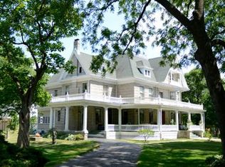 1520 N Loomis St, Naperville, IL