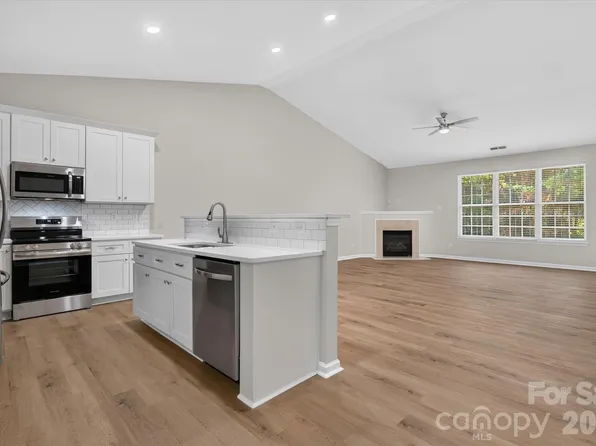 4641 Willow Glen Rd, Harrisburg, NC 28075