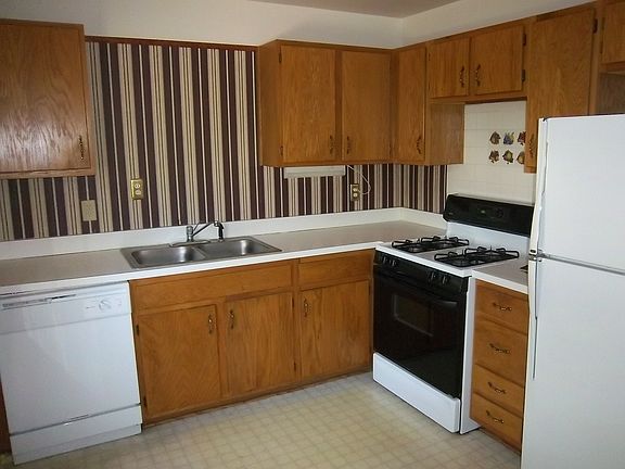 4th image of 6509 N Campbell St