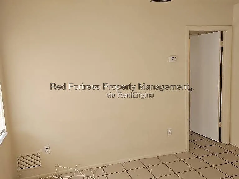 3816 Desoto Ave — Photo 1