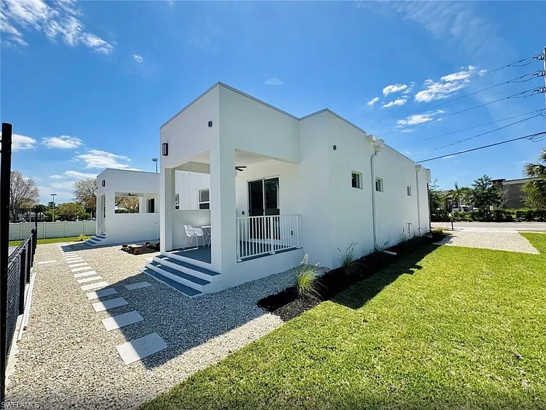 2479 Shadowlawn Dr — Photo 30