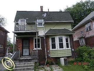 2nd image of 52 Tennyson St